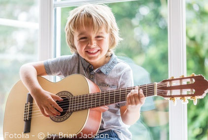 Guitare pour enfant, Un instrument parfait pour la musique