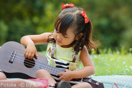 Lot Ukulele et guitare pour enfant, Guitares